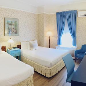 Standard Queen Single Bed
